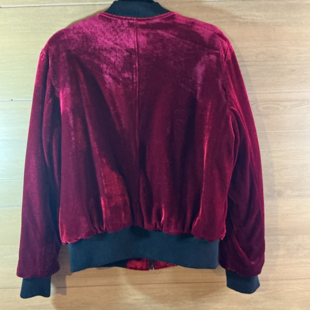 Hot & Delicious Women’s Large Burgundy Velvet-look  Bombe Jacket  Floral Accents - Picture 3 of 6